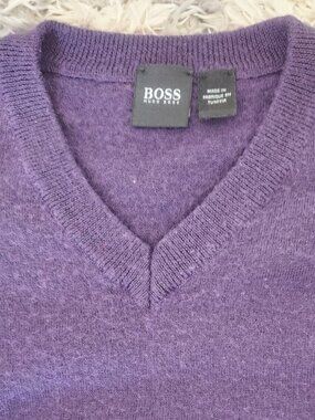 HUGO BOSS Men's Deep Purple V-Neck Long Sleeve Sweater Logo